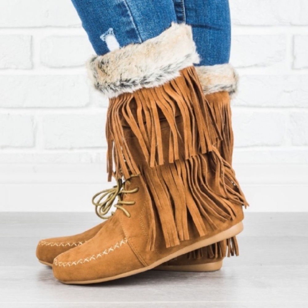LAST PAIR ⚠️FAUX FUR TRIMMED FRINGED MOCCASINS - Picture 3 of 3
